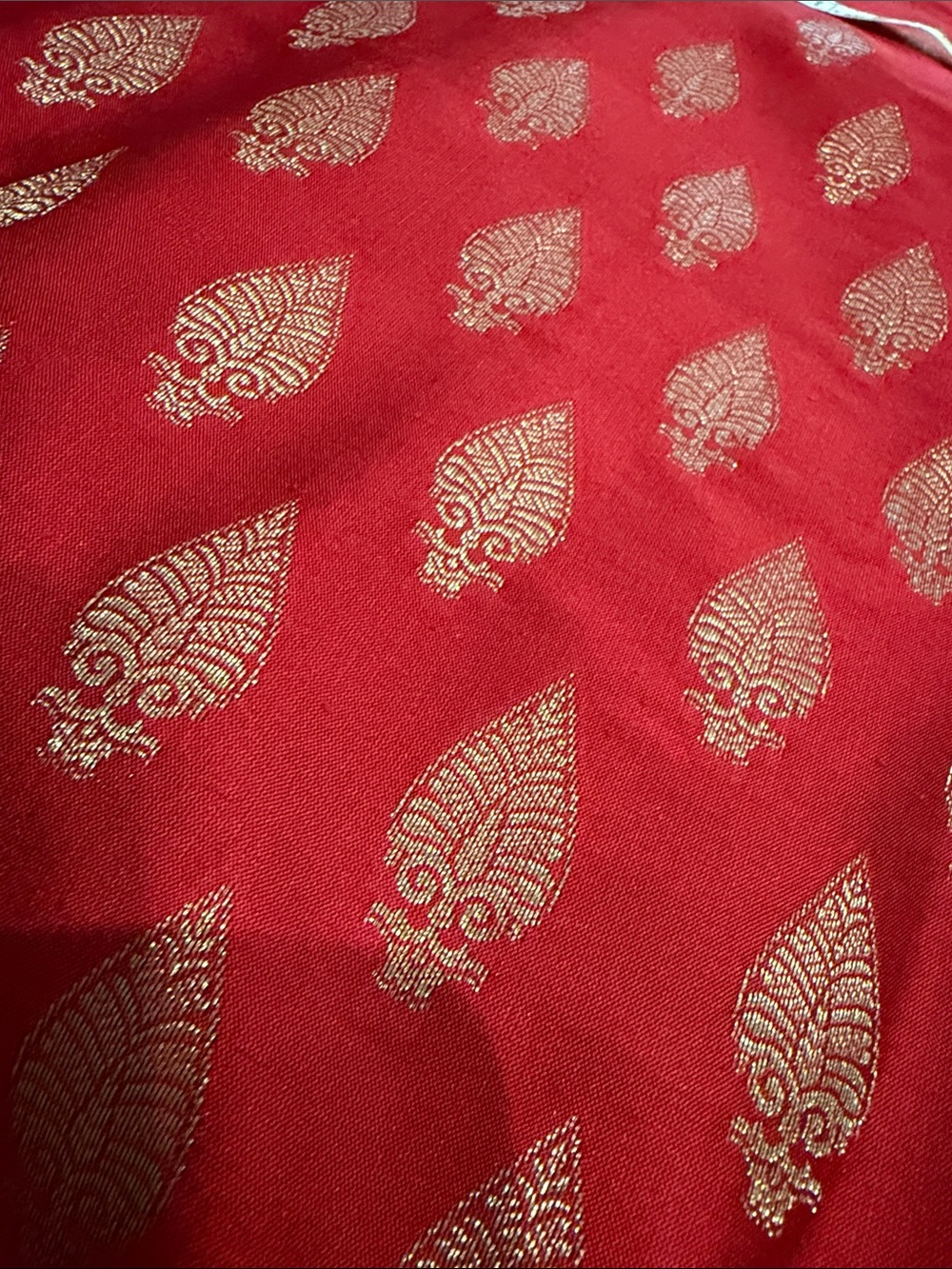 Beautiful silk suit 😍 - Picture 3 of 5